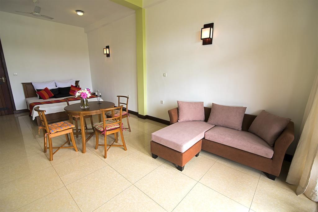 Thumbelina Apartments & Hotel Aluthgama Ngoại thất bức ảnh