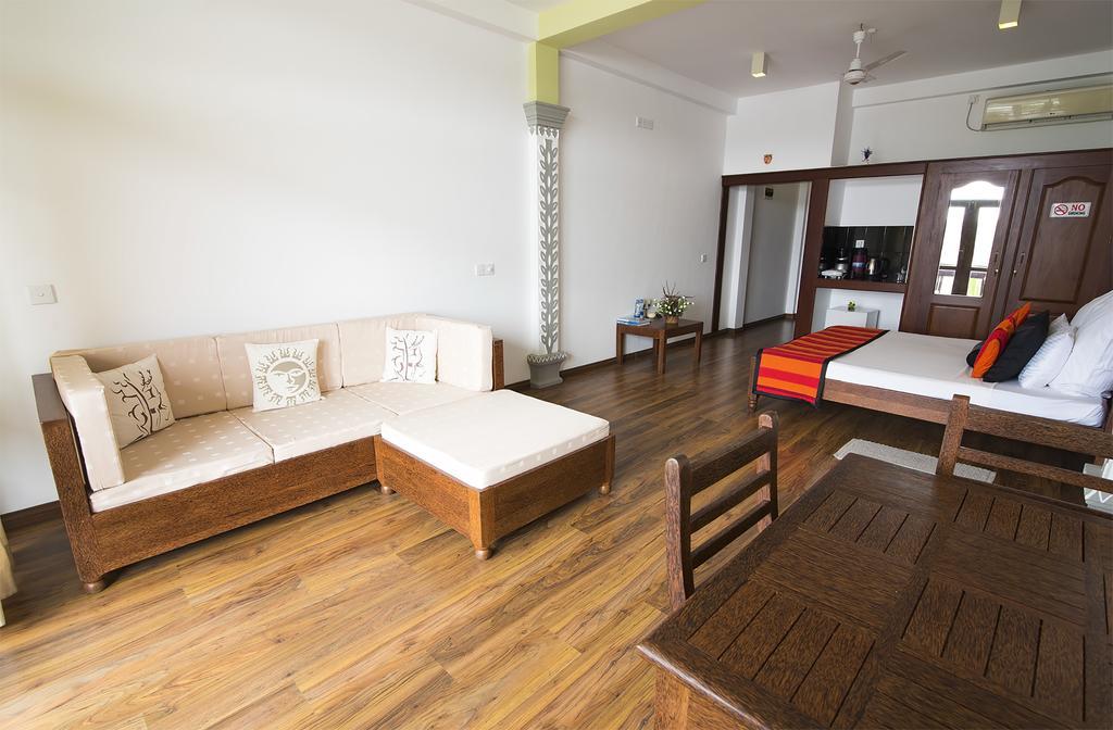 Thumbelina Apartments & Hotel Aluthgama Ngoại thất bức ảnh