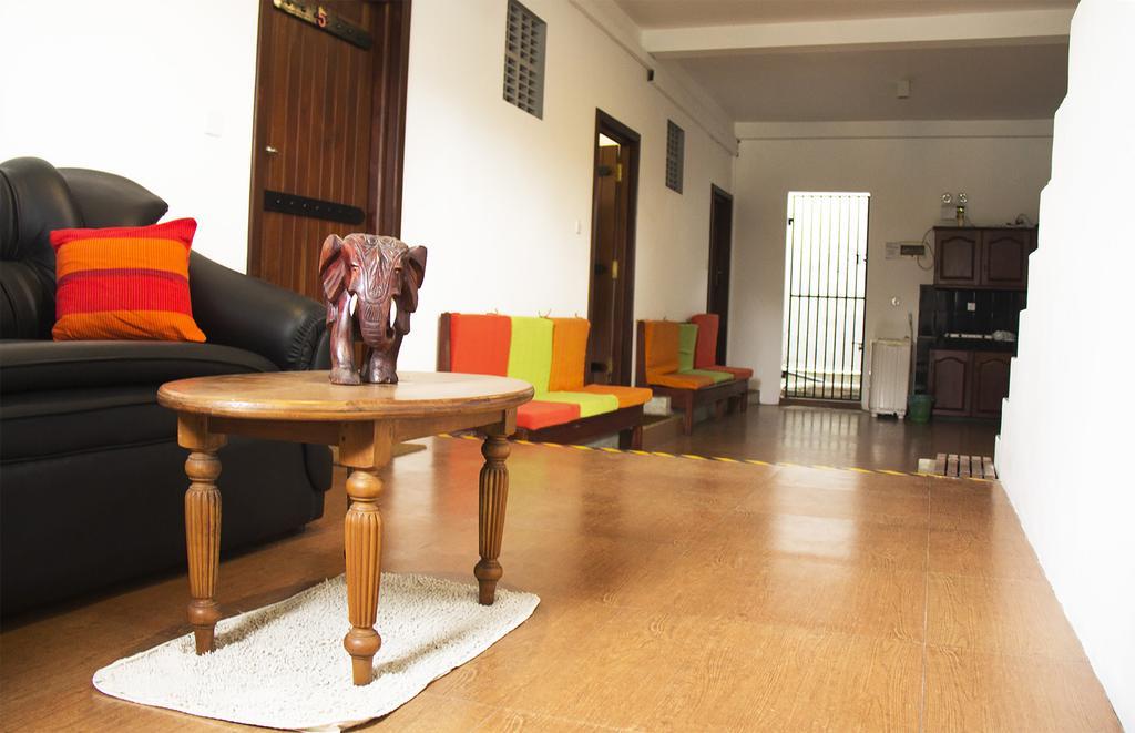 Thumbelina Apartments & Hotel Aluthgama Ngoại thất bức ảnh