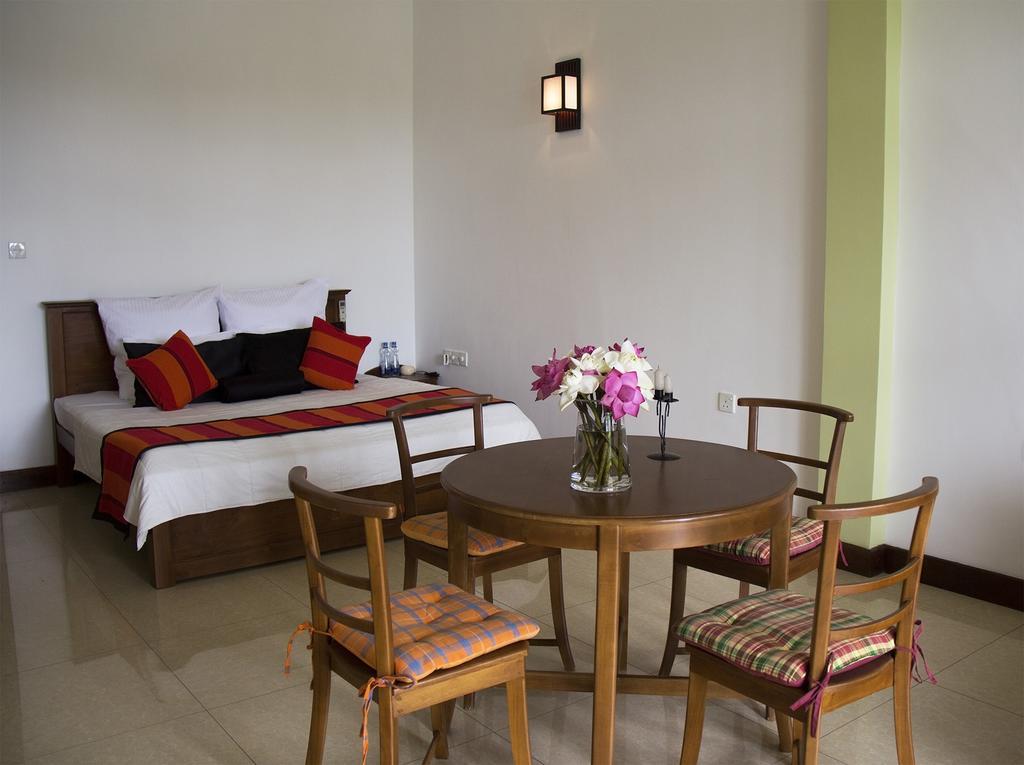 Thumbelina Apartments & Hotel Aluthgama Ngoại thất bức ảnh